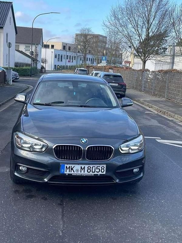 Gebraucht BMW 116 Advantage 109 PS (80 kW) 2018 Grau Kleinwagen