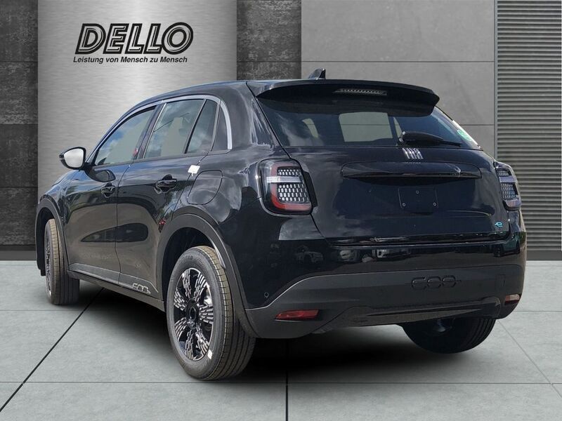 Neu Fiat 600E Red 114 kW (156 PS) 2025 Schwarz SUV