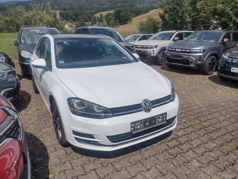 Weiß Gebraucht 2013 VW Golf VII Highline Limousine | 10.890 € (Etwas zu teuer) - Bild 1/2