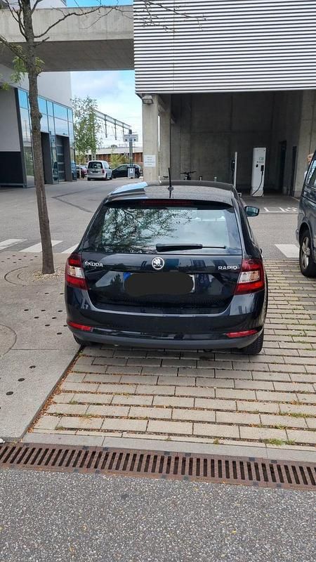 Schwarz Gebraucht 2019 Skoda Rapid Ambition Limousine | 10.400 € (Fairer Preis) - Bild 1/4