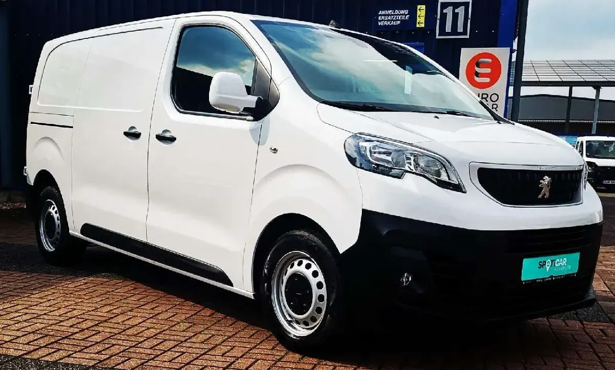 Gebraucht Peugeot Expert Premium 122 PS (89 kW) 2018 Lack weiss banquise/typ aussen Van