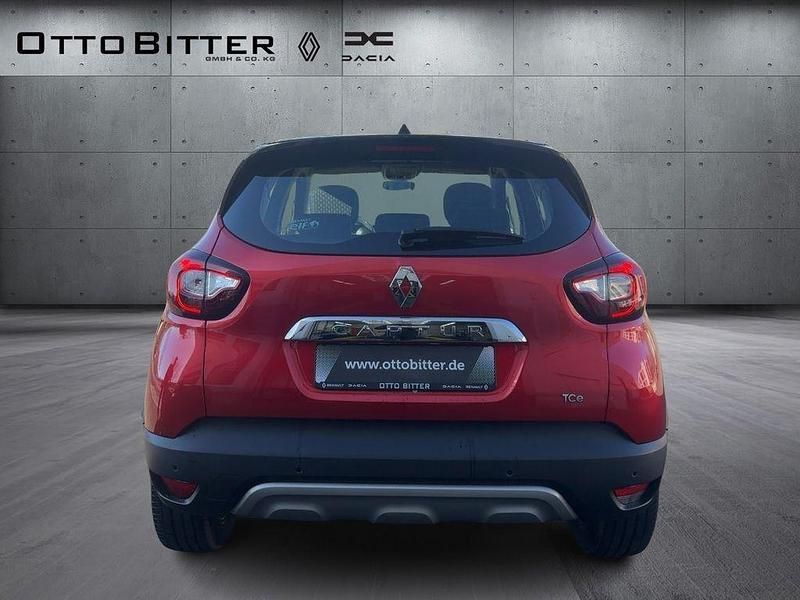 Gebraucht Renault Captur Intens 118 PS (86 kW) 2017 Dezirrot / dach blackpearls SUV