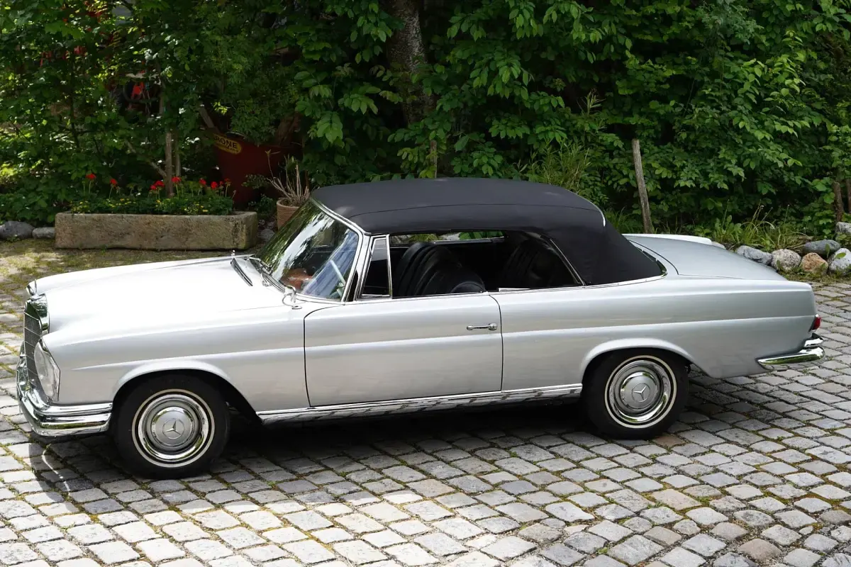 Gebraucht Mercedes 220 SE 120 PS (88 kW) 1962 Silber Cabrio