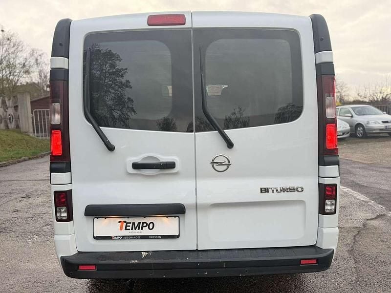 Gebraucht Opel Vivaro 120 PS (88 kW) 2016 Casabl/arctic/eisweiss/kaolin Van / Kleinbus