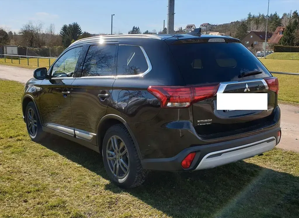 Gebraucht Mitsubishi Outlander Spirit 150 PS (110 kW) 2020 Schwarz SUV