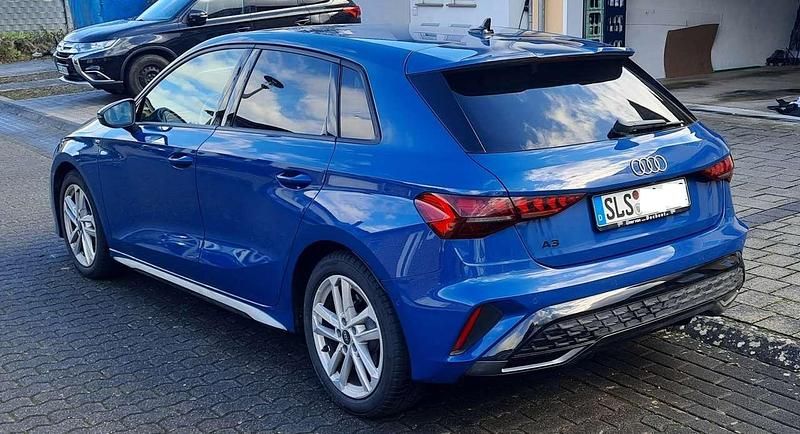 Gebraucht Audi A3 S-Line 116 PS (85 kW) 2025 Blau Limousine