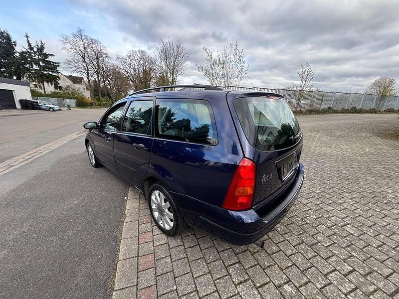 Gebraucht Ford Focus 101 PS (74 kW) 2000 Blau Kombi