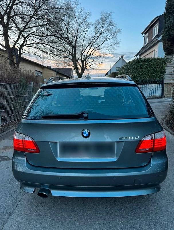 Gebraucht BMW 520 Advantage 177 PS (130 kW) 2009 Grau Kombi