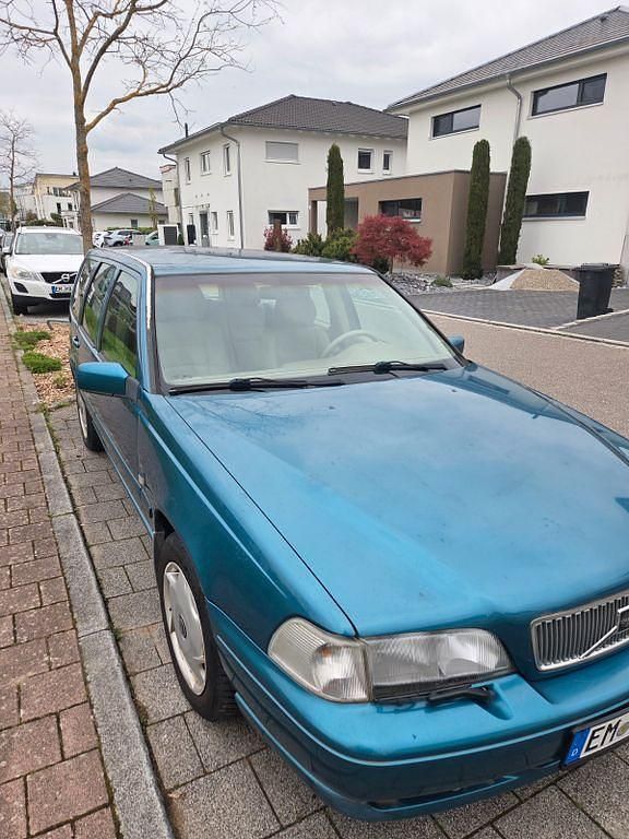 Usata Volvo V70 140 CV (102 kW) 1998 Blu Station wagon