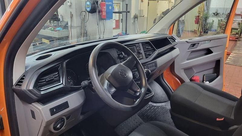 Gebraucht VW Transporter 90 PS (66 kW) 2021 Orange Van