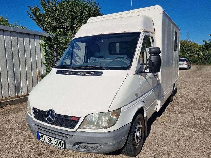 Weiß Gebraucht 2006 Mercedes Sprinter Van | 7.900 € (Fairer Preis) - Bild 1/4