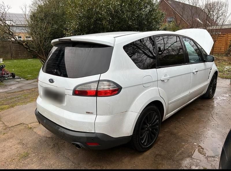 Używany Ford S-MAX S 175 KM (128 kW) 2009 Minivan