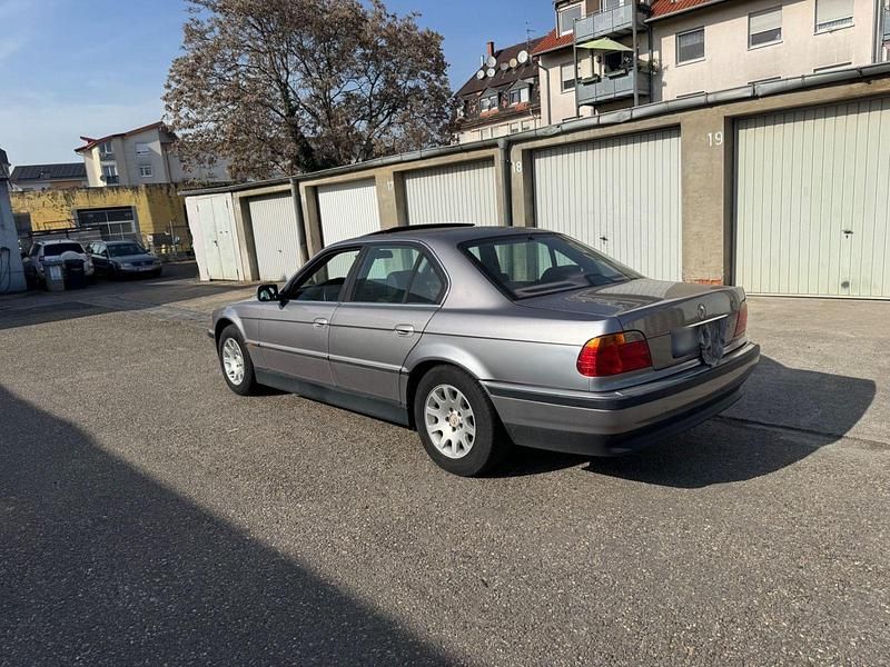 Second-hand BMW 728 193 CP (141 kW) 1999 Argintiu Berlinǎ