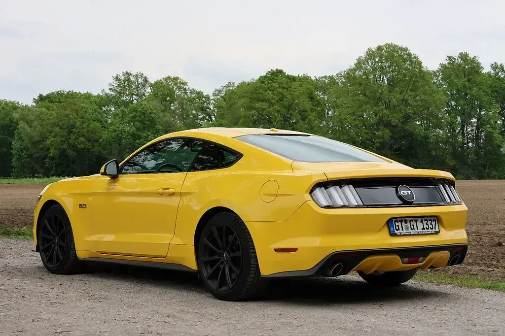 Gebraucht Ford Mustang GT 421 PS (309 kW) 2017 Gelb Coupé