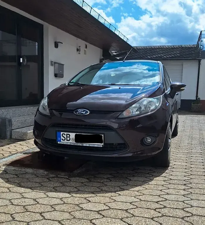 Gebraucht Ford Fiesta Trend 82 PS (60 kW) 2009 Rot Limousine