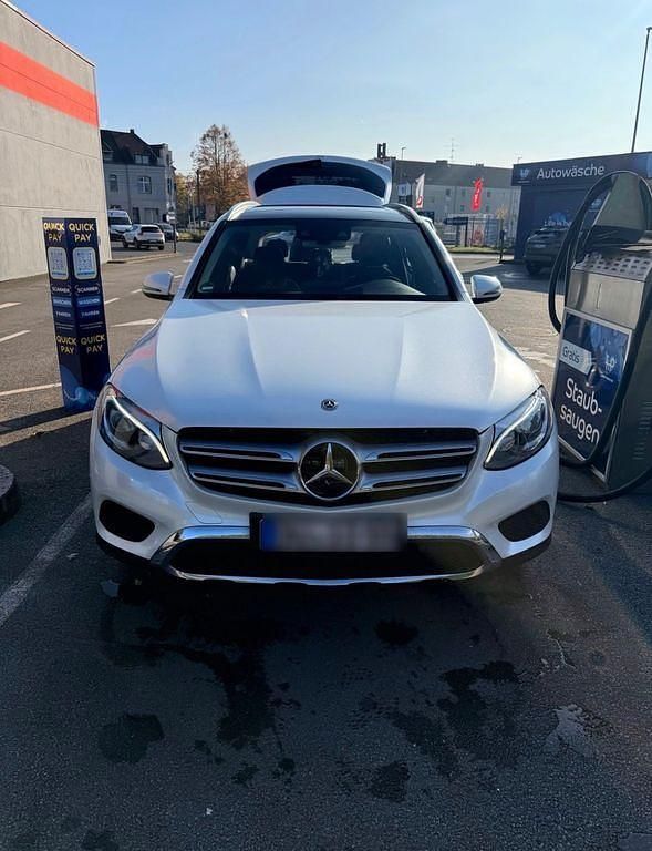 Blau Gebraucht 2018 Mercedes GLC250 SUV | 25.400 € (Superpreis) - Bild 1/4
