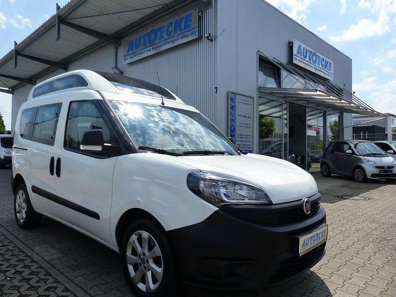 Weiß Gebraucht 2019 Fiat Doblò Van / Kleinbus | 11.990 € (Teuer) - Bild 1/4
