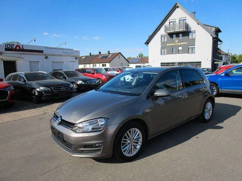 Limestone grey metallic Gebraucht 2014 VW Golf VII Cup Limousine | 12.990 € (Fairer Preis) - Bild 1/4