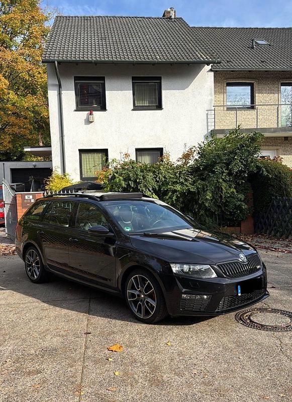Schwarz Gebraucht 2016 Skoda Octavia vRS Kombi | 11.450 € (Fairer Preis) - Bild 1/4