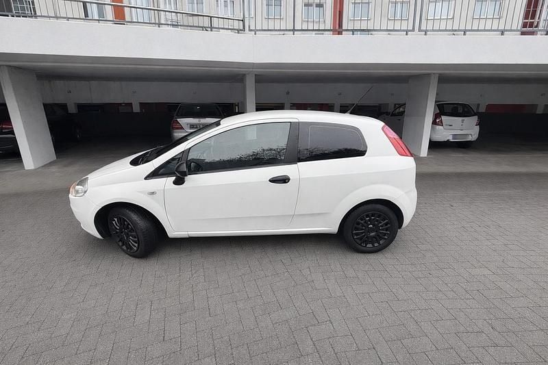 Gebraucht Fiat Punto 65 PS (47 kW) 2009 Weiß Kleinwagen