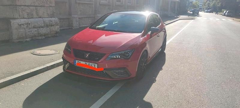 Rot Gebraucht 2019 Cupra Leon Coupé | 24.599 € (Fairer Preis) - Bild 1/4
