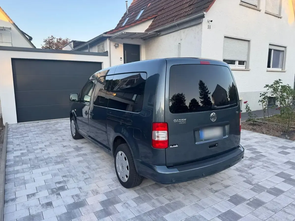 Gebraucht VW Caddy Maxi 105 PS (77 kW) 2009 Grau Van / Kleinbus