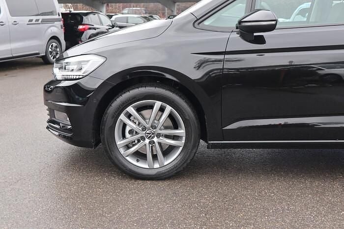 Neu VW Touran 150 PS (110 kW) 2026 Grenadillschwarz metallic Van / Kleinbus