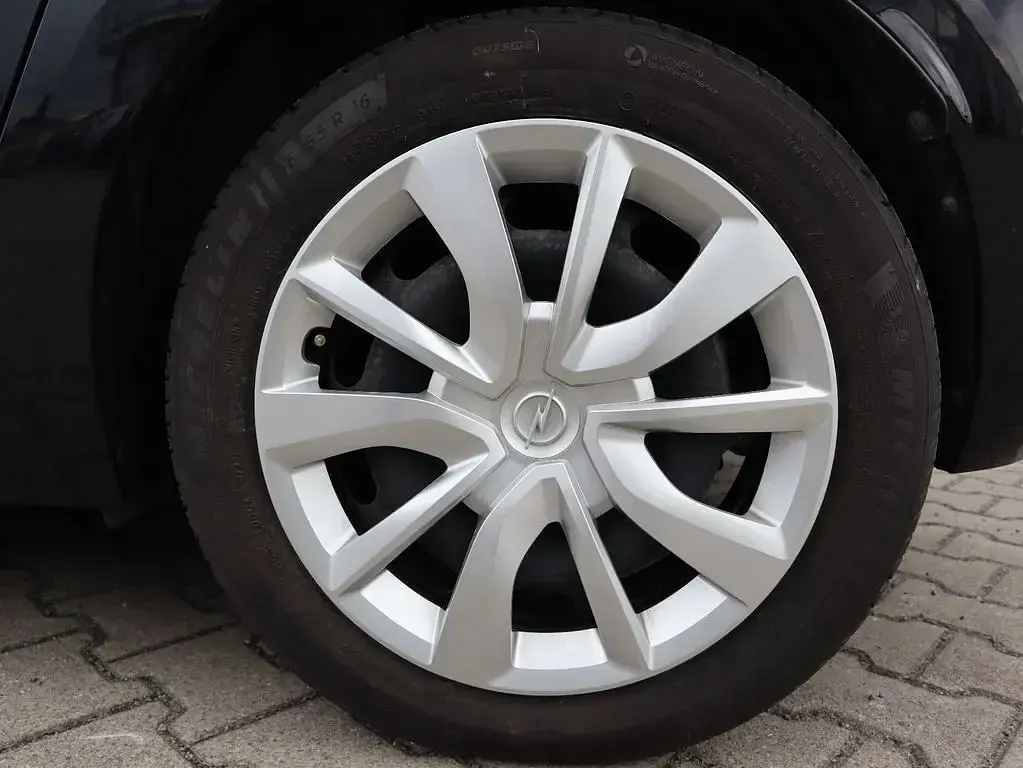 Używany Opel Corsa-e Edition 100 kW (136 KM) 2022 Czarny Hatchback