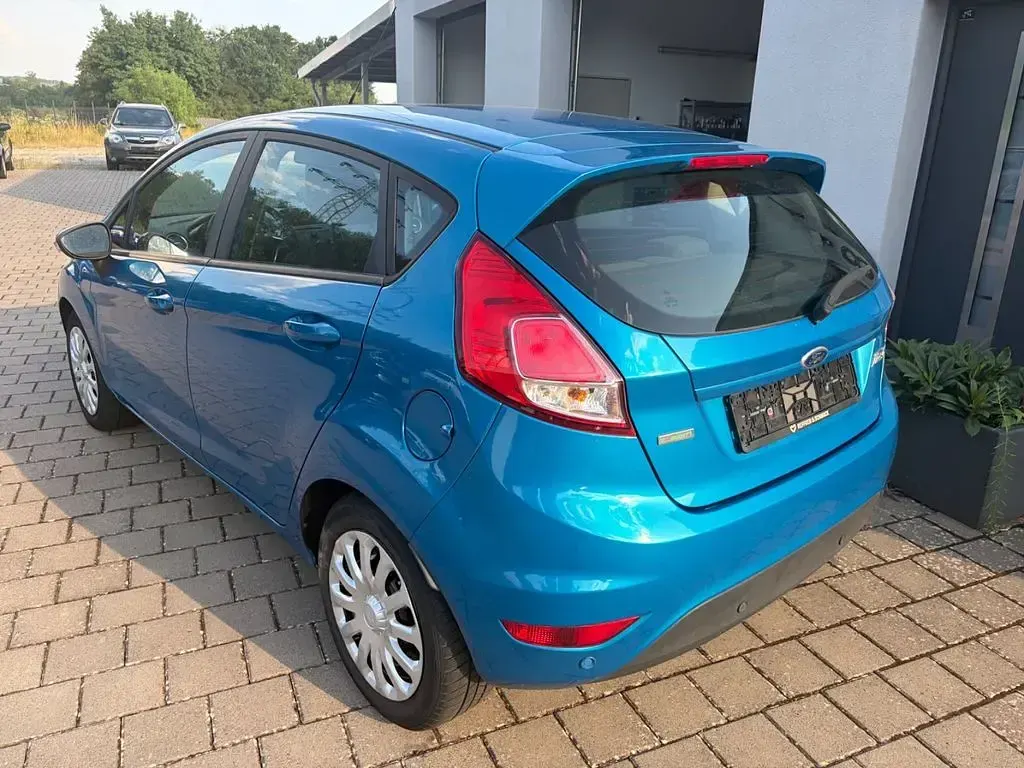 Gebraucht Ford Fiesta SYNC Edition 101 PS (74 kW) 2014 Blau Kleinwagen