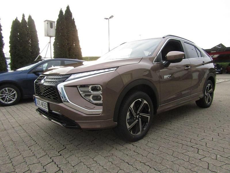 Gebraucht Mitsubishi Eclipse Cross Plus 188 PS (138 kW) 2024 Bronzebraun (m) SUV