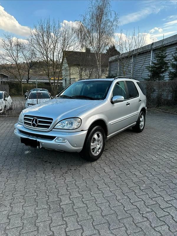 Gebraucht Mercedes ML270 160 PS (117 kW) 2004 Silber SUV