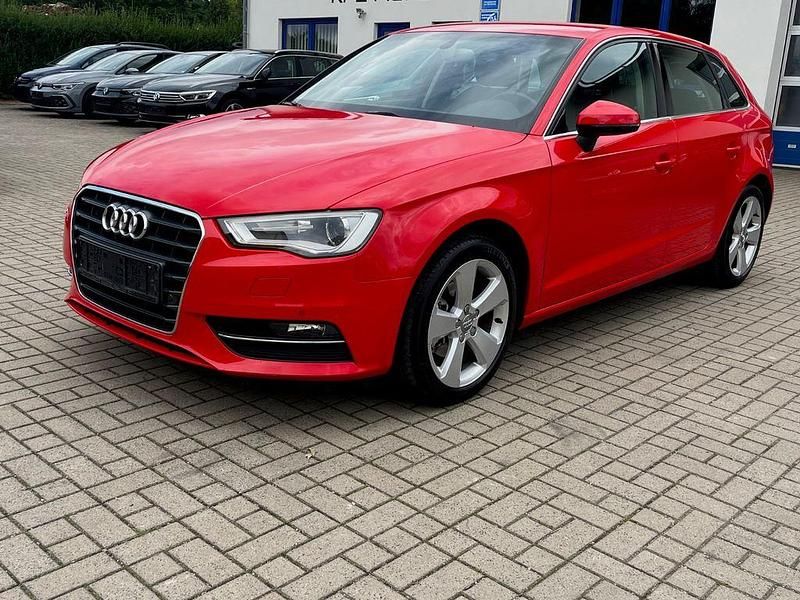 Rot Gebraucht 2013 Audi A3 Sportback Ambition Limousine | 10.900 € (Fairer Preis) - Bild 1/4
