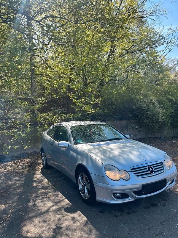 Gebraucht Mercedes C180 143 PS (105 kW) 2004 Grau Coupé