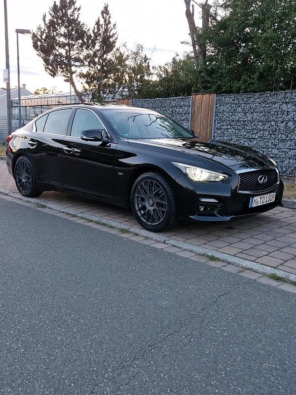Gebraucht Infiniti Q50 211 PS (155 kW) 2015 Schwarz Limousine