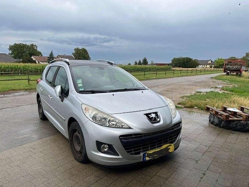 Silber Gebraucht 2012 Peugeot 207 Tendance Kombi | 2.000 € (Superpreis) - Bild 1/4