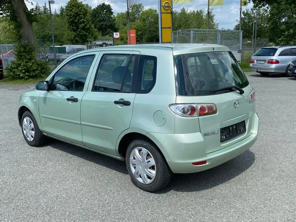 Gebraucht Mazda 2 Comfort 75 PS (55 kW) 2007 Grün Kleinwagen