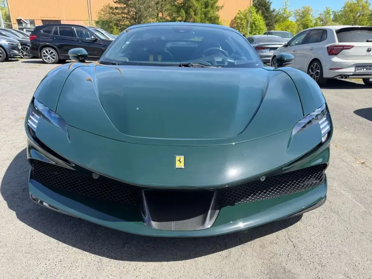 Gebraucht Ferrari SF90 1000 PS (735 kW) 2021 Verde british racing Coupé