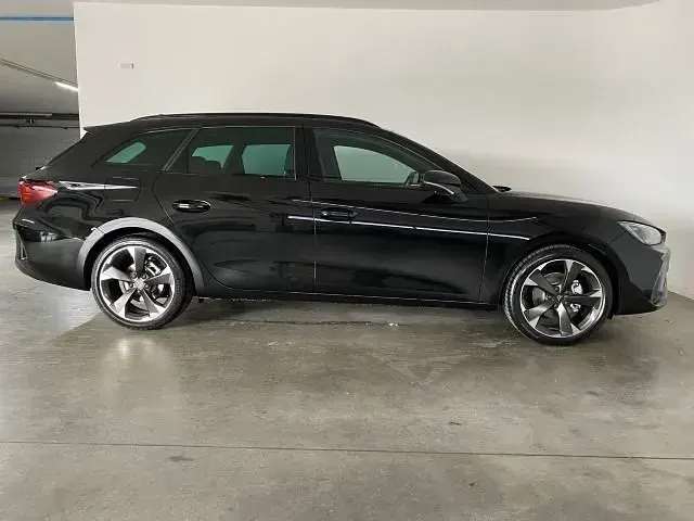 Gebraucht Cupra Leon 150 PS (110 kW) 2025 Grau Limousine