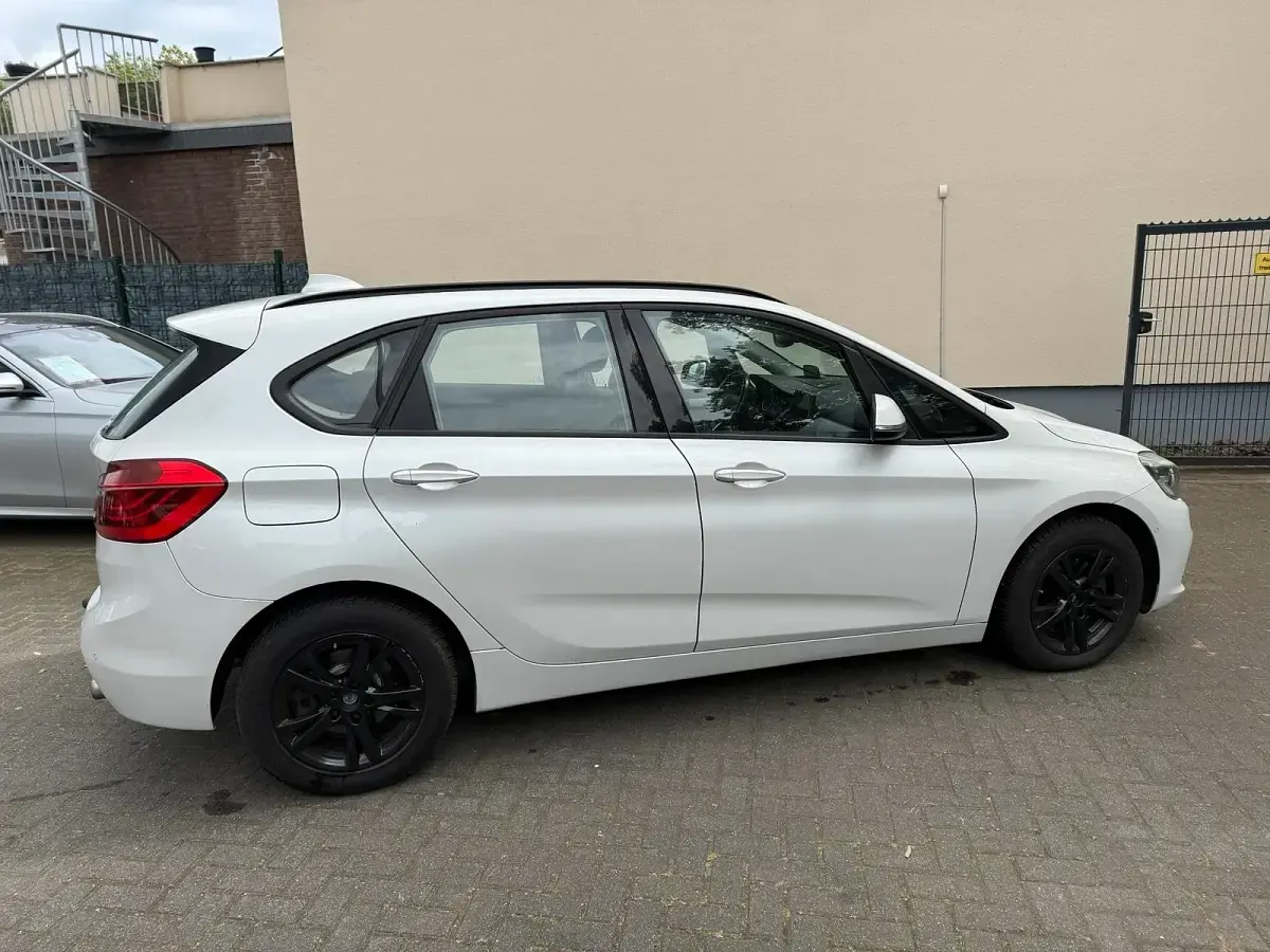 Gebraucht BMW 220 Sport Line 190 PS (139 kW) 2016 Weiß Kombi
