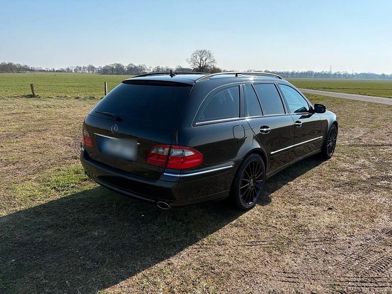 Gebraucht Mercedes E320 224 PS (164 kW) 2008 Schwarz Kombi