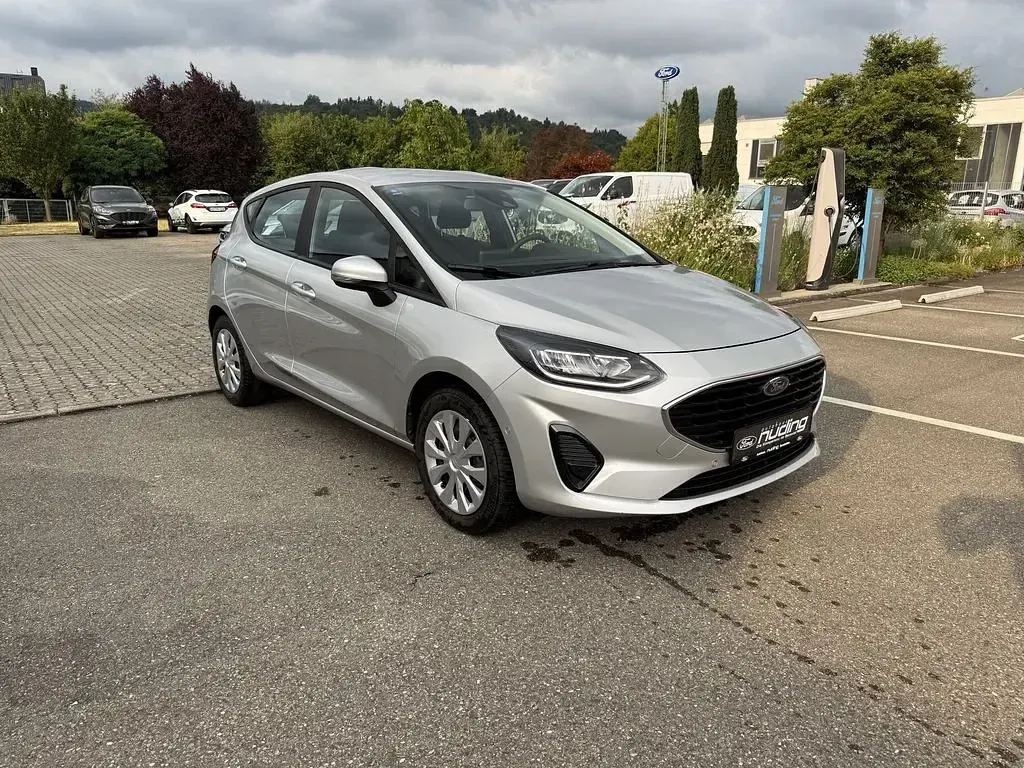 Gebraucht Ford Fiesta Cool & Connect 75 PS (55 kW) 2022 Polarsilber Kleinwagen