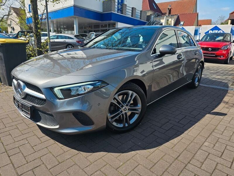 Grau Gebraucht 2021 Mercedes A220 Progressive Limousine | 27.950 € (Superpreis) - Bild 1/4