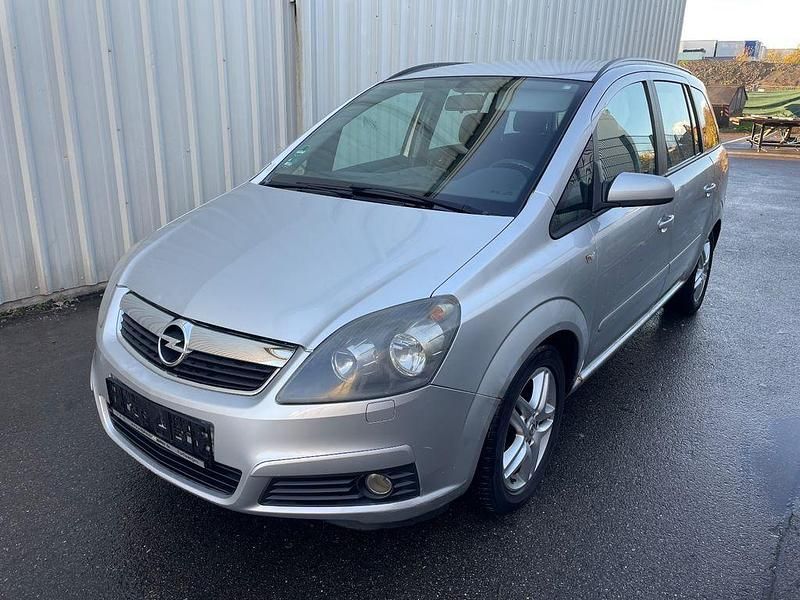 Silber Gebraucht 2007 Opel Zafira Edition Van / Kleinbus | 1.490 € (Superpreis) - Bild 1/4