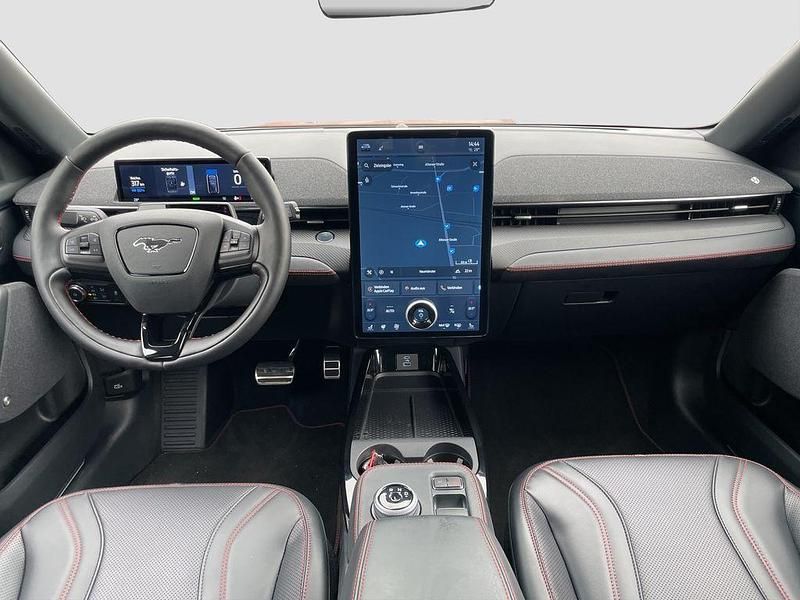 Gebraucht Ford Mustang Mach-E 197 kW (269 PS) 2021 Rot SUV