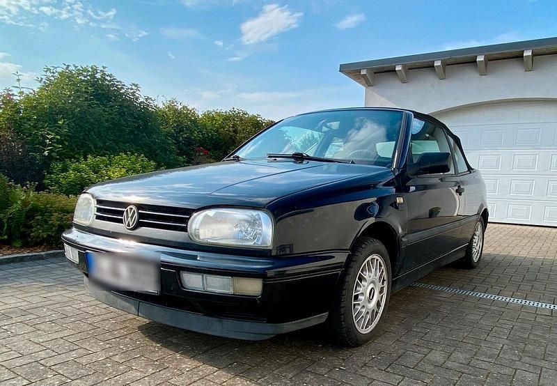 Schwarz Gebraucht 1995 VW Golf Cabriolet Cabrio | 1.499 € - Bild 1/4