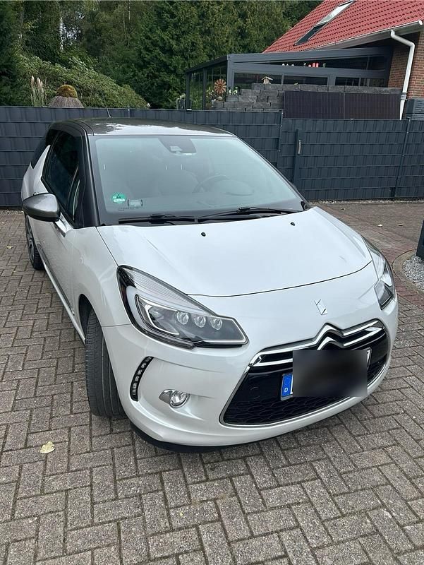 Weiß Gebraucht 2015 DS Automobiles DS3 Kleinwagen | 7.900 € (Teuer) - Bild 1/4