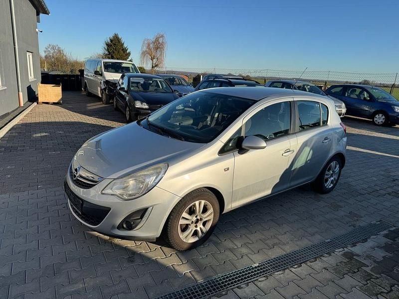 Gebraucht Opel Corsa Active 86 PS (63 kW) 2013 Silber Kleinwagen