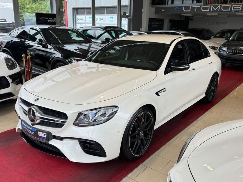 Weiß Gebraucht 2018 Mercedes E63S AMG AMG Limousine | 63.999 € (Fairer Preis) - Bild 1/4