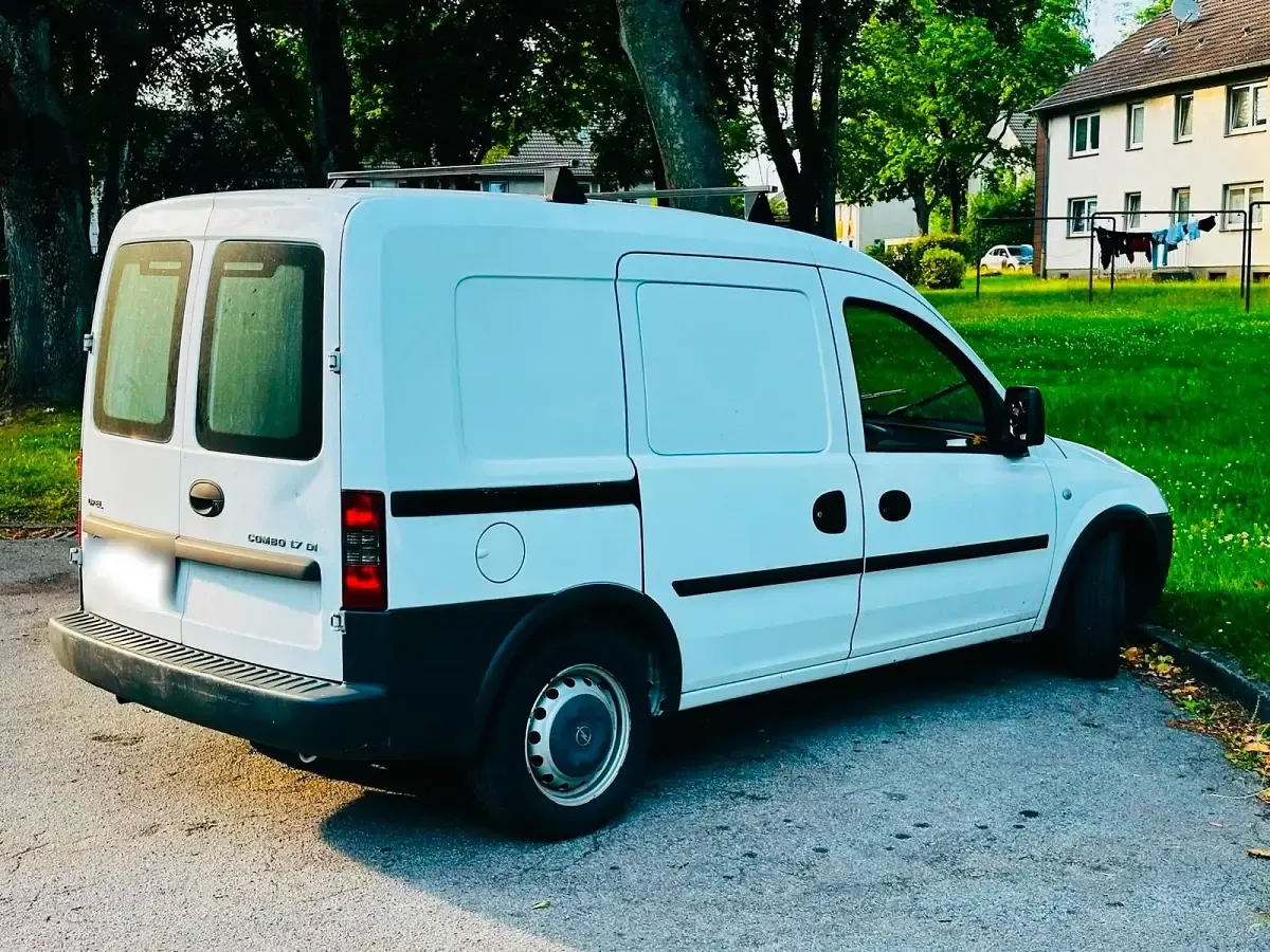 Gebraucht Opel Combo 65 PS (47 kW) 2004 Weiß Van / Kleinbus