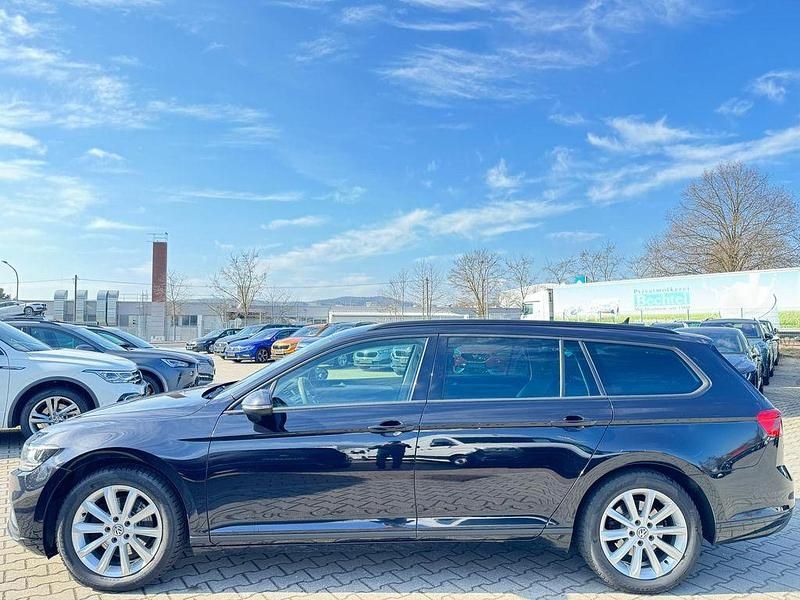 Gebraucht VW Passat Conceptline 122 PS (89 kW) 2021 Schwarz Kombi